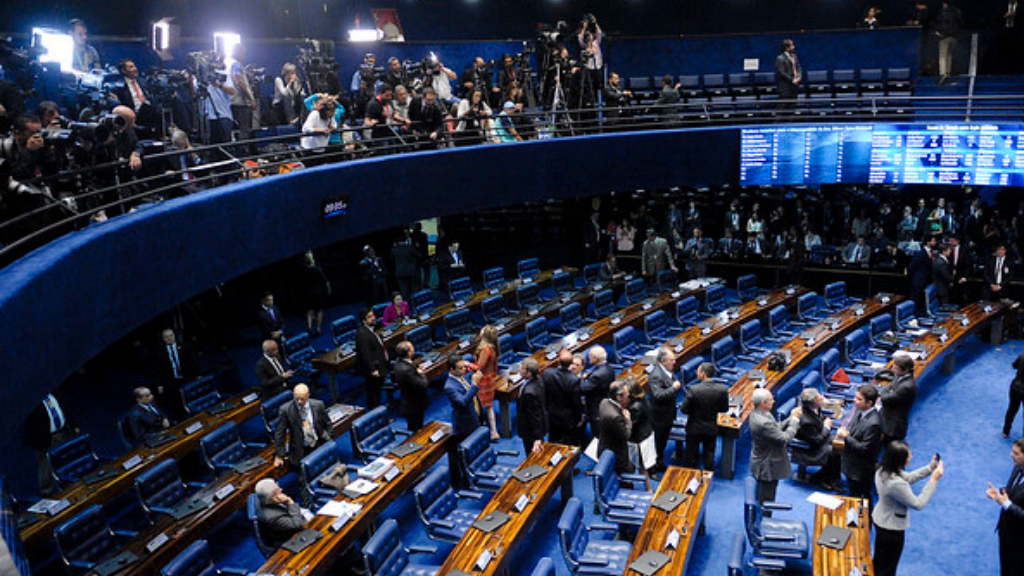 Webinário internacional discute regimes parlamentares e sistemas jurídicos ao redor do mundo. Na foto, o plenário do Senado do Brasil.